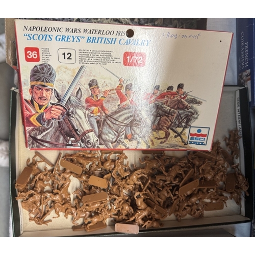 8 - A large quantity of 1/72 scale plastic soldiers with boxes in various conditions by Italeri etc