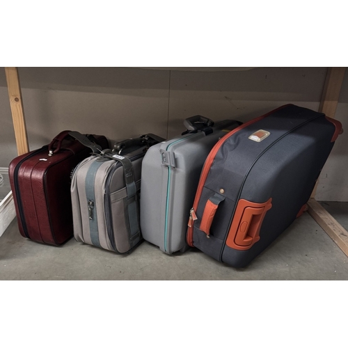 1633 - 4 Various suit cases / carry cases