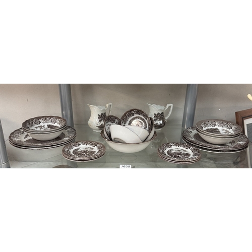 1635 - A J&G Meakin dinner set approximately 28 pieces