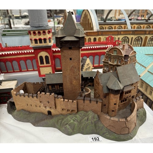 192 - An impressive collection of HO gauge model railway German buildings including Statons Castle, Brande... 