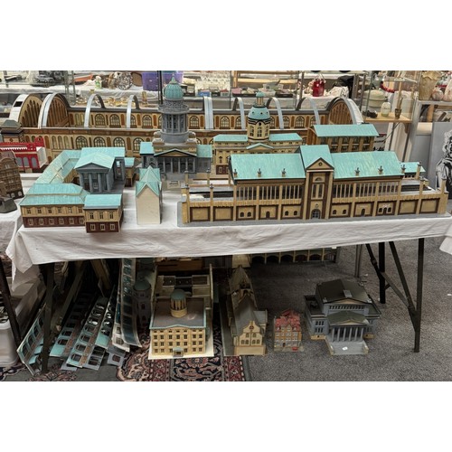 192 - An impressive collection of HO gauge model railway German buildings including Statons Castle, Brande... 