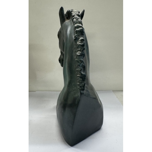 1159 - A pair of horse bookends