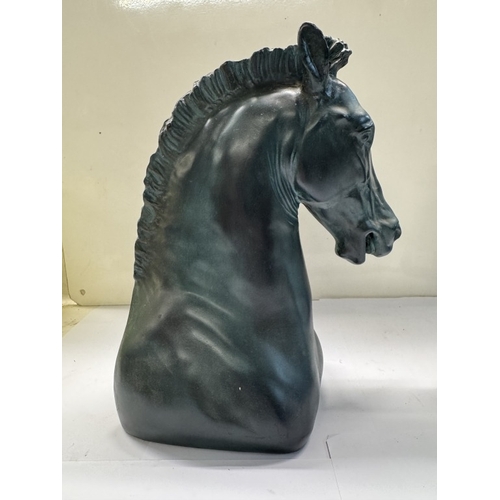 1159 - A pair of horse bookends