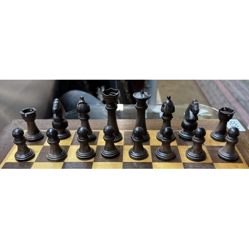 1335 - A chess set & board (Black Queen A/F)