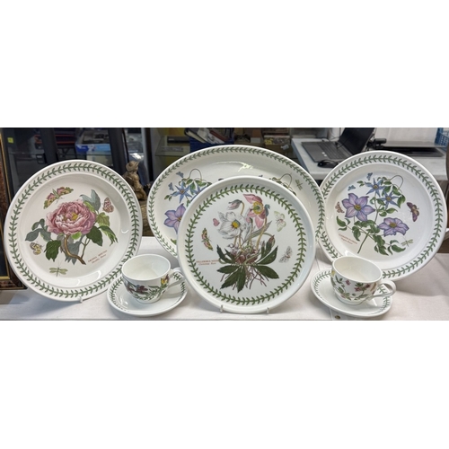 1361 - A good lot of Port Meirion Botanic Garden, Botanic Roses tableware etc