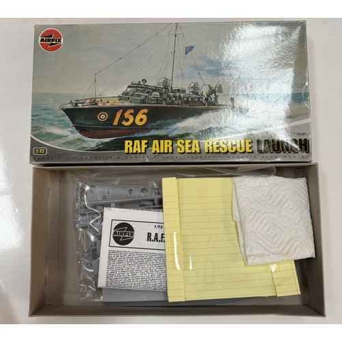 219 - 3 Airfix kits, A05330 - sealed, 05281 - believed to be complete & A01747 - believed to be complete