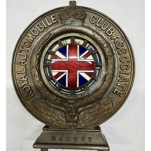 1170 - An early 20th century automobile club RAC car badge, serial number N.42358