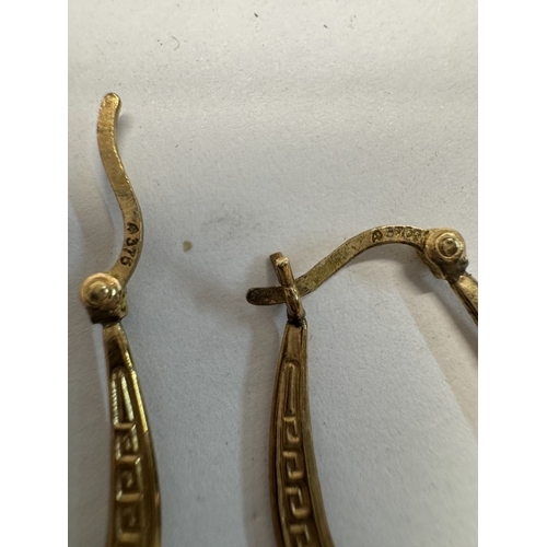 1178 - Approximately 7.57gms of 9ct gold to include 9ct gold crucifix & chain 3.8gms,9ct gold horse shoe 1.... 