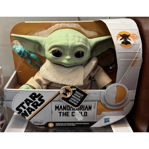 263 - A Star Wars Yoda Pop Vinyl 390, Soft toys & Disney Yoda figure