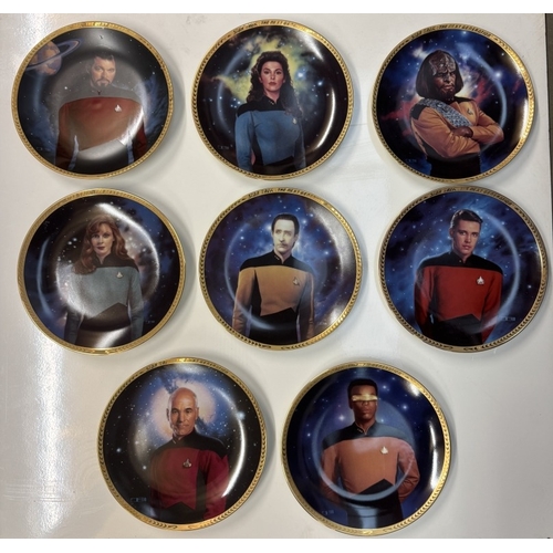 278 - 16 Star Trek collectors cabinet plates