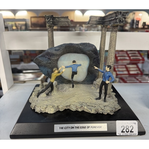 282 - A Star Trek Franklin Mint The Trouble With Tribbles & The City On The Edge Of Forever dioramas