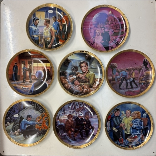 283 - 16 Star Trek collectors plates