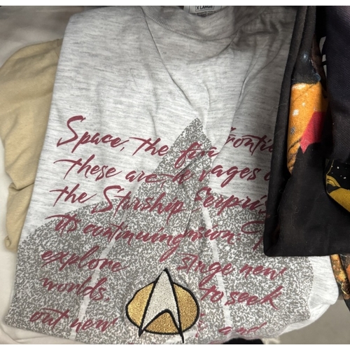 307 - Some Star Trek t-shirts, sizes L - XL (various genres)