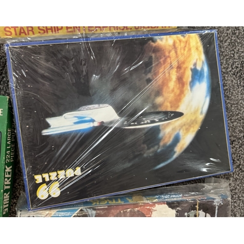 308 - A selection of Star Trek jigsaw puzzles including original series Whitman puzzles (all genre puzzles... 