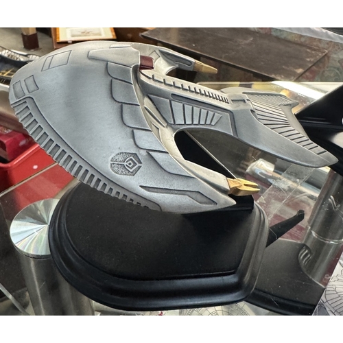 309 - A selection of Star Trek pewter spaceships (original & Next Generation - A/F damaged stands etc. & s... 