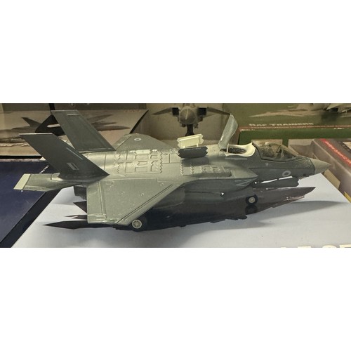 251 - 6 boxed modern military jet models by Hobbymaster & Corgi Aviation Archive & 1 unboxed Corgi Tornado... 