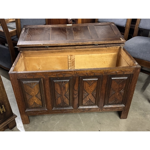 1462 - An oak coffer/linen box - 91.5cm x 42.5cm x 53.5cm high COLLECT ONLY