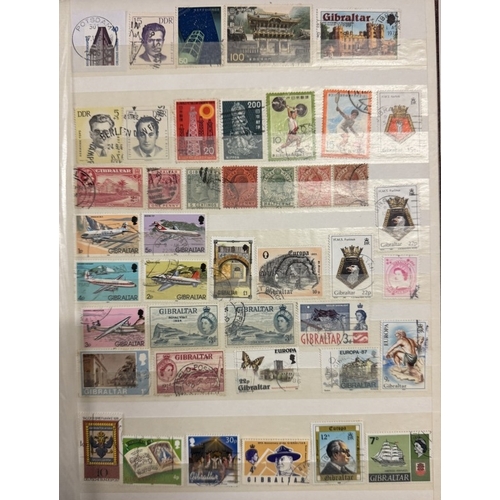 1200N - 5 stamp albums of world & German stamps