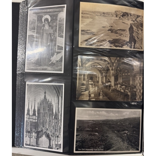 1200V - 2 albums of mainly Edwardian topographical postcards (approximately 1000 postcards)