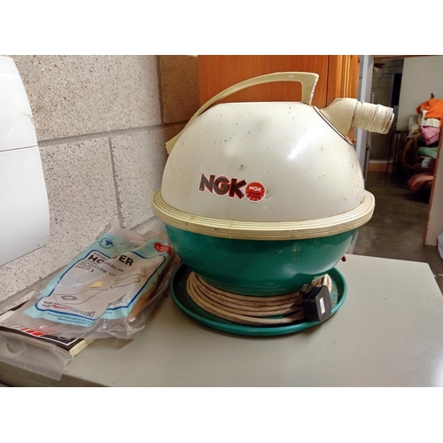 394 - A vintage hoover Constellation, model No: 867A space age vacuum cleaner with bags (missing attachmen... 