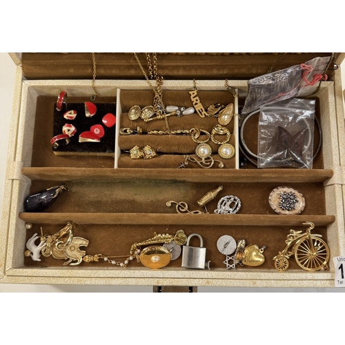 1845 - 2 Vintage jewellery boxes & contents