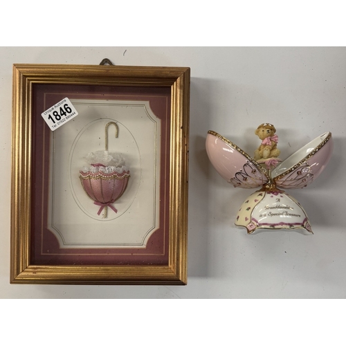 1846 - A decorative wall hanging & a ceramic egg