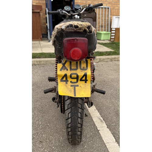 1780 - A Honda CB400/4 incomplete for spares or repair, no paperwork. (Barn find)(Reg still current on DVLA... 