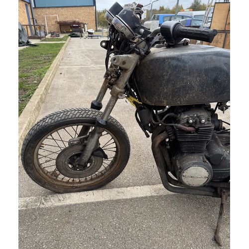 1780 - A Honda CB400/4 incomplete for spares or repair, no paperwork. (Barn find)(Reg still current on DVLA... 