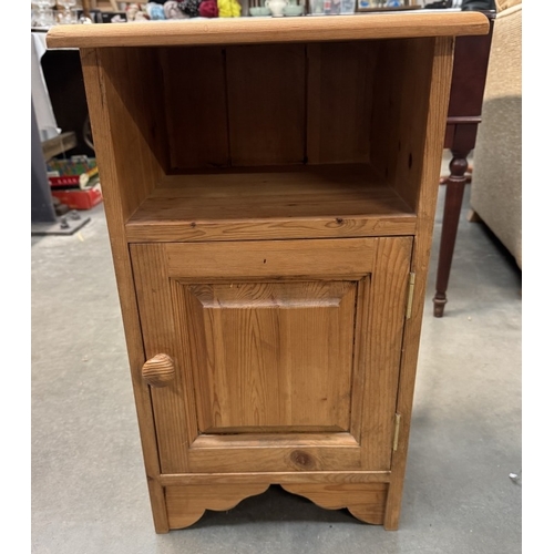 1880A - A pine bedside cabinet / pot cupboard COLLECT ONLY