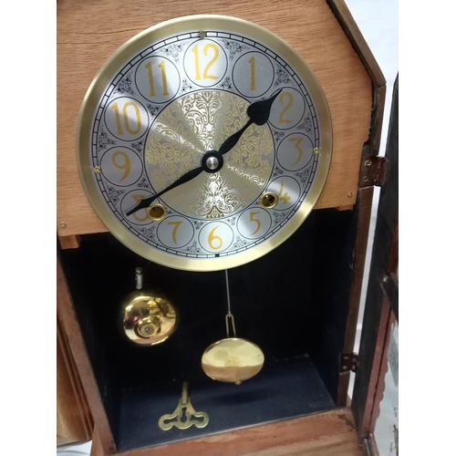 1668 - A mantle clock COLLECT ONLY