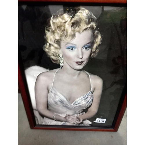 1674 - A framed & glazed picture of Marilyn Monroe COLLECT ONLY