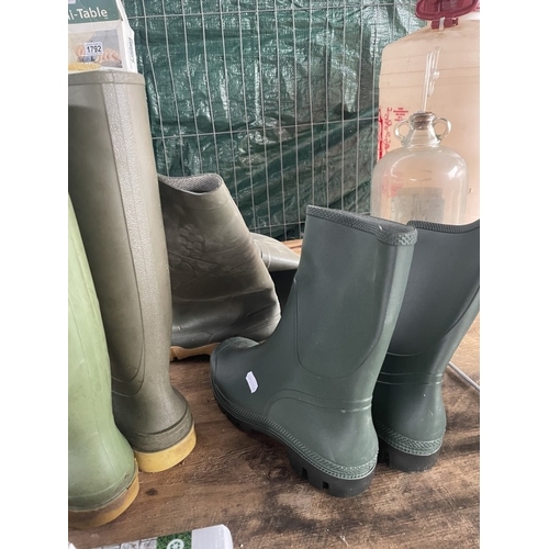 1803 - 3 pairs of wellington boots, 2 size 7 & 1 size 9 including Dunlop