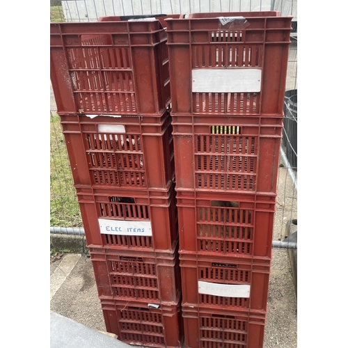 1830 - 10 good plastic storage boxes COLLECT ONLY