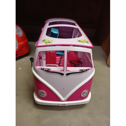 1769 - A Minnie Mouse Coupe car & a Steffi camper van COLLECT ONLY