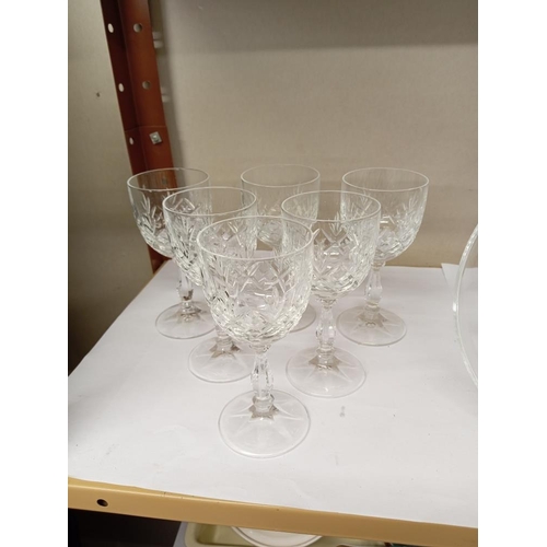 1772 - 6 crystal wine/sherry glasses, 2 decorative plates & a vase