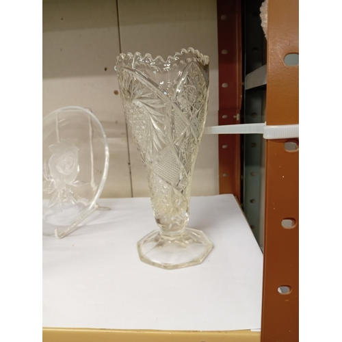 1772 - 6 crystal wine/sherry glasses, 2 decorative plates & a vase