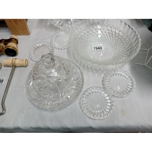 1940 - A selection of vintage moulded glass COLLECT ONLY