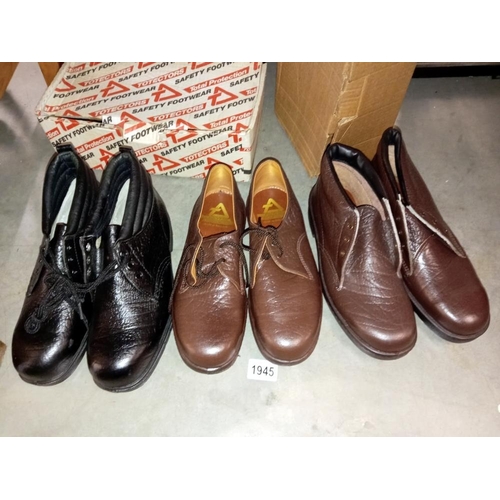 1945 - 3 pairs of toetectors shoes/boots, 2 x size 8, 1 size 7.5 & 1 missing laces