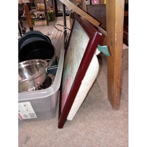 1947 - A box of kitchenalia including wine rack & marble rolling pin etc COLLECT ONLY