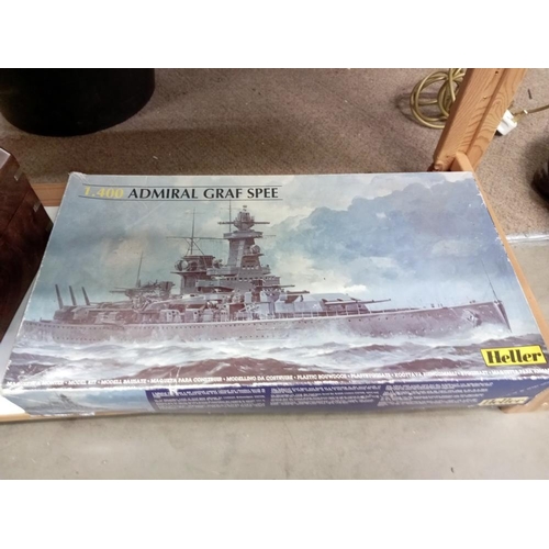 1965 - A boxed Revell 5420 1/133 Wappen Von Hamburg model kit unchecked & A quantity of plastic battleships