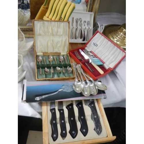 1626 - A good lot of cased and boxed cutlery sets.