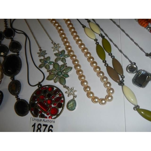 1876 - Sixteen assorted good quality necklaces and pendants.