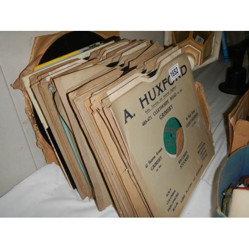 1652 - A quantity of 78 rpm records.