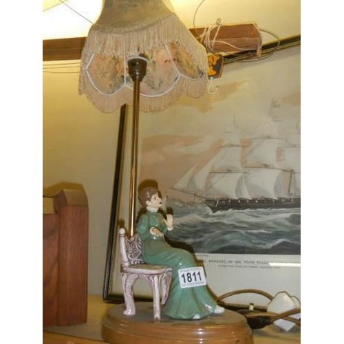 1811 - A good figural table lamp.