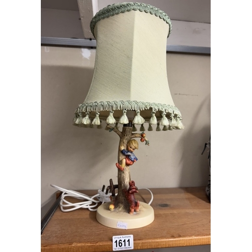 1611 - A Goebel table lamp