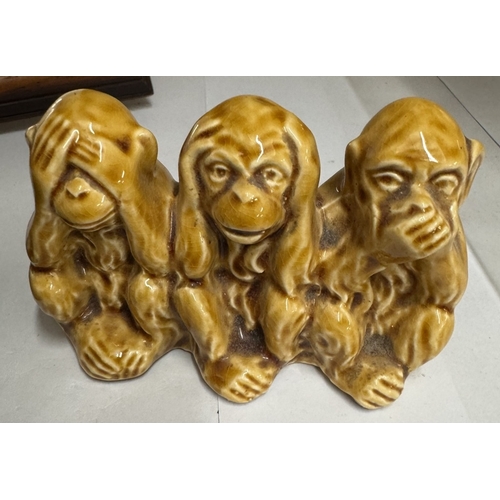 1615 - 2 sets of monkeys, speak no evil, see no evil & hear no evil