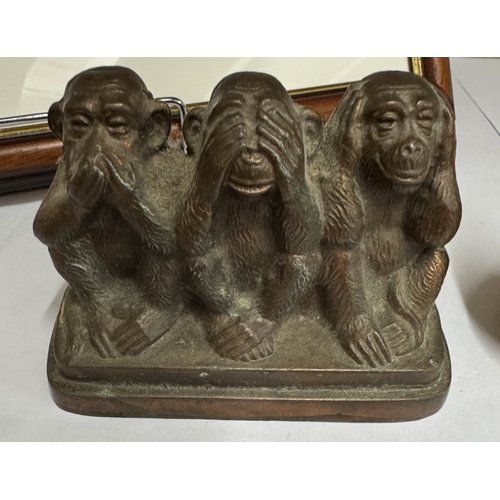 1615 - 2 sets of monkeys, speak no evil, see no evil & hear no evil