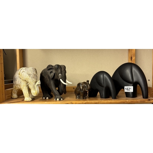 1621 - 5 elephant figures