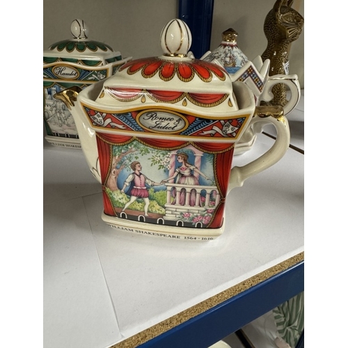 1632 - 9 collectable teapots, 1 Wade & 8 Sadler