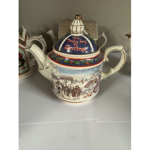 1632 - 9 collectable teapots, 1 Wade & 8 Sadler